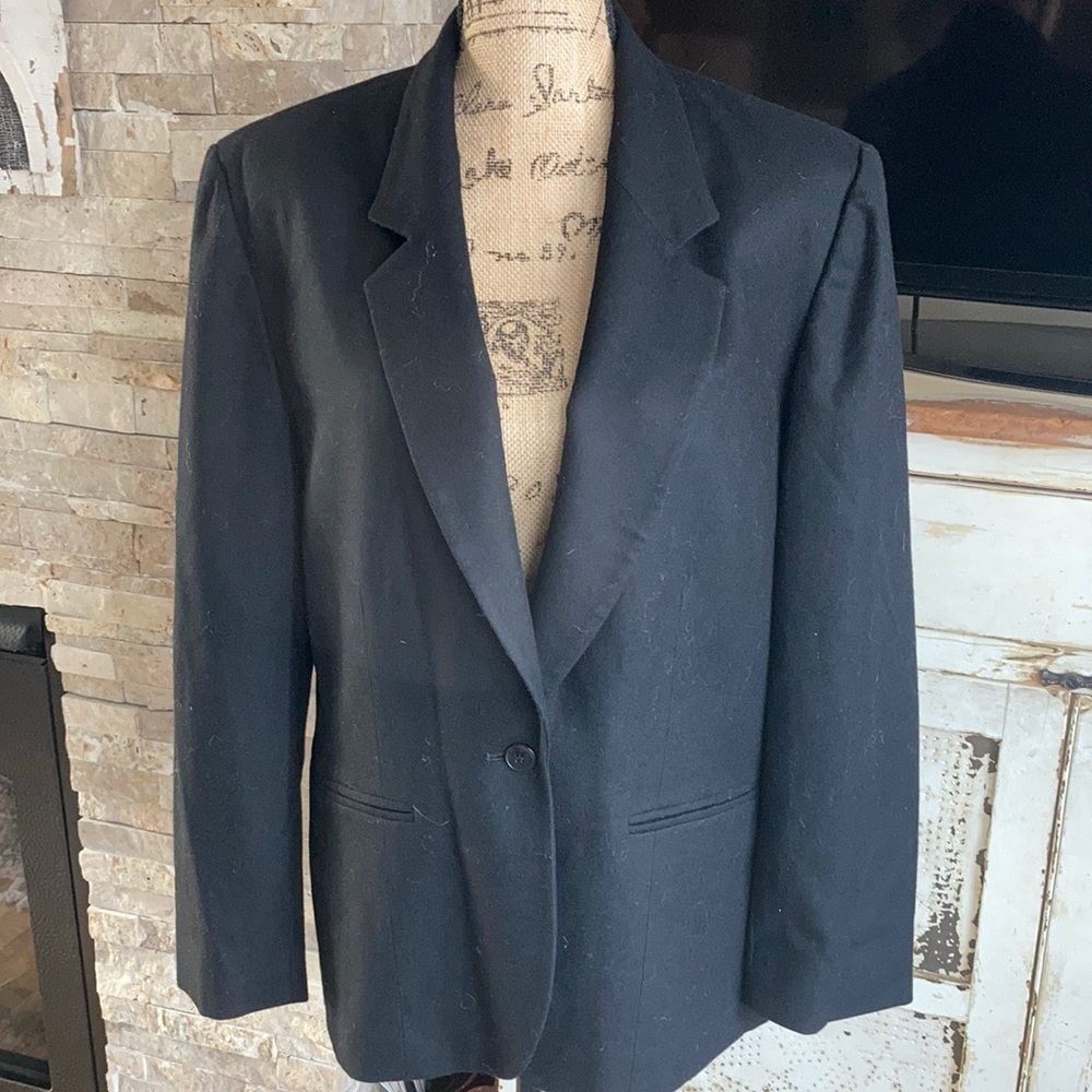 Vintage Pendleton 100% wool black one button blazer w two pockets in front